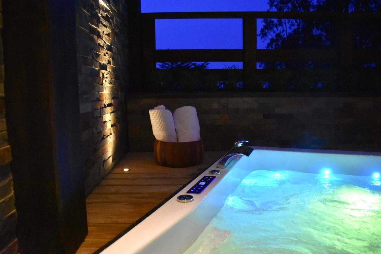 ---- Escapada De Lujo Para Dos ---- Casa Boutique Privada - Vistas Al Oceano - Parrilla Y Fogon En Quincho Privado - Insumos Desayuno - Tu Estadia Incluye Gratis 1 Sesion De Hidromasaje & Cromoterapia Bajo Las Estrellas En Jacuzzi Privado (Adults Onl Pichilemu Esterno foto